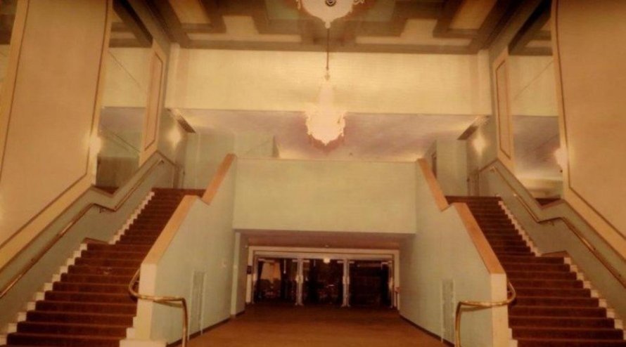 Mimitheatrelobby 80s