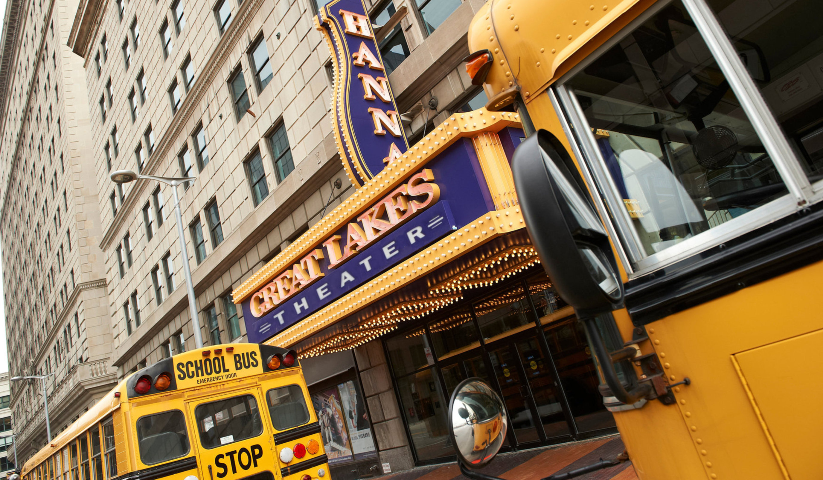 School bus in front of hanna2